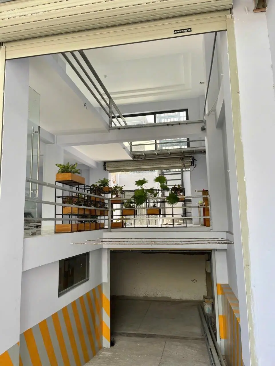 Cần bán gấp toàn nhà 2 mặt tiền, 5 tầng 10x20m, sổ hồng hoàn công, giá bán 32 tỷ thương lượng