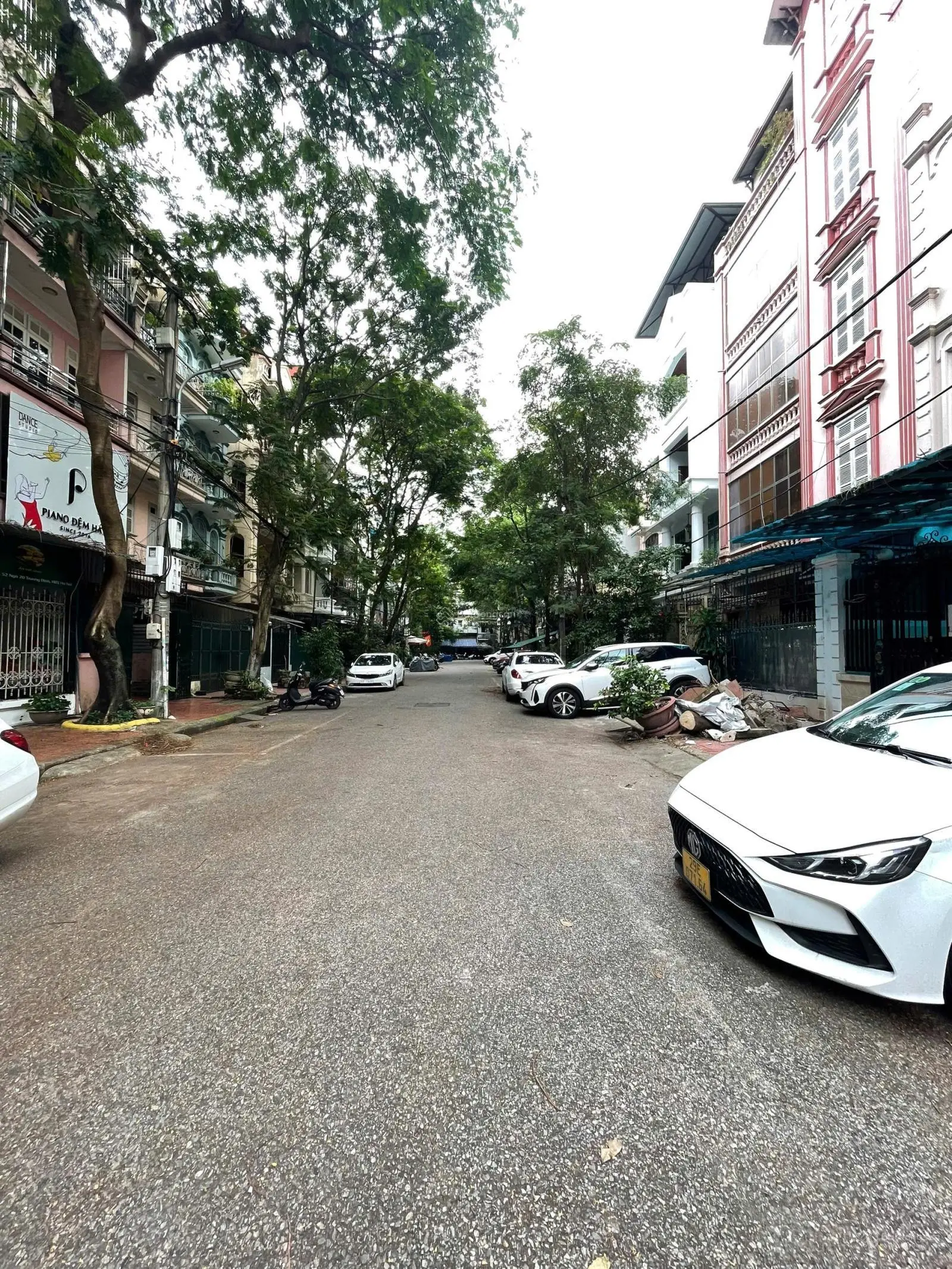 Bán nhà PL 2 ôtô tránh - phố Trương Định - ngay TTTM Chợ Mơ ô tô vào nhà - thang máy 57m2 x 16.3 tỷ