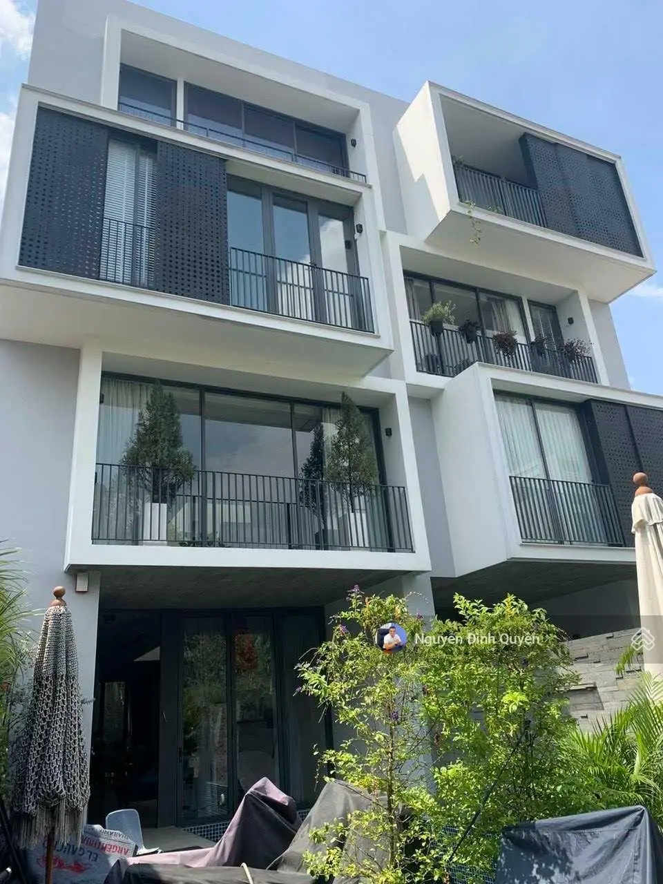 Villa sân vườn hồ bơi - 205m2 - 3 tầng đẹp - thảo điền - chỉ 39 tỷ