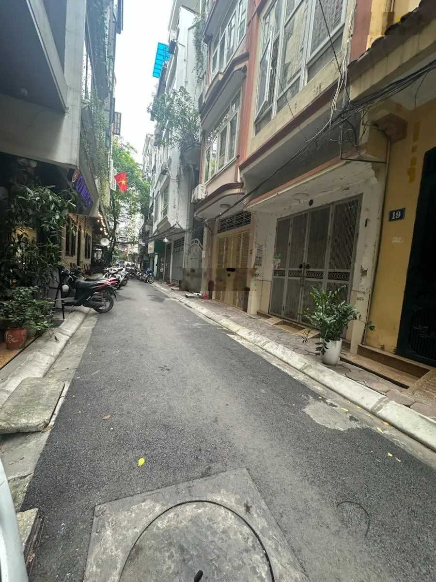 Bán nhà riêng ngõ 91 Nguyễn Chí Thanh, Đống Đa. Ôtô tránh,kinh doanh,vỉa hè, 43m, mt 3.8m,giá tốt !