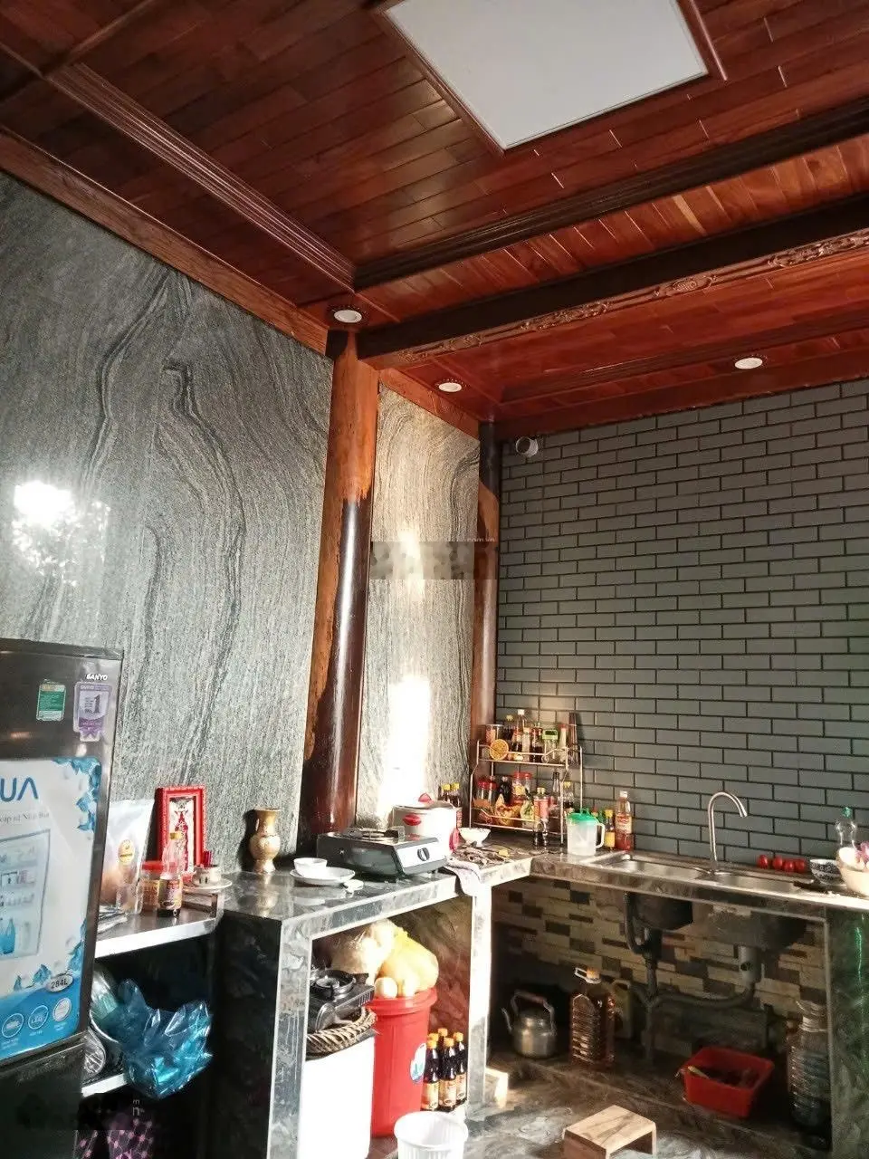 Bán biệt thự gõ đỏ ful toàn bộ góc 2mt đg nhựa kdc trung tâm Thị trấn Cần giuộc, giá 10ti500tr