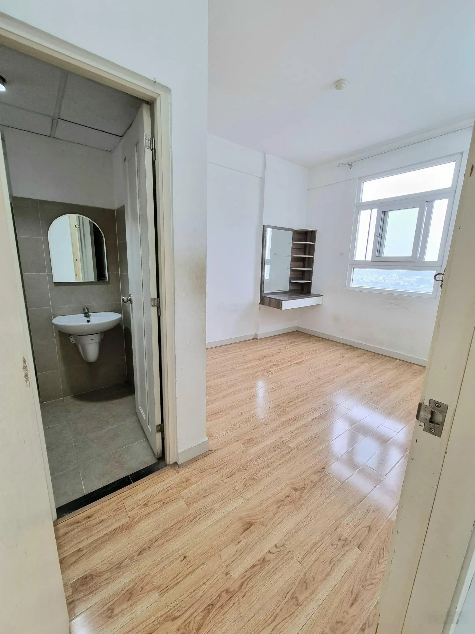 Chung cư Sunview Town Thủ Đức căn góc 2PN giá sốc chỉ 2 tỷ 16 sẵn sổ, nhà mới nguyên mẫu chủ đầu tư