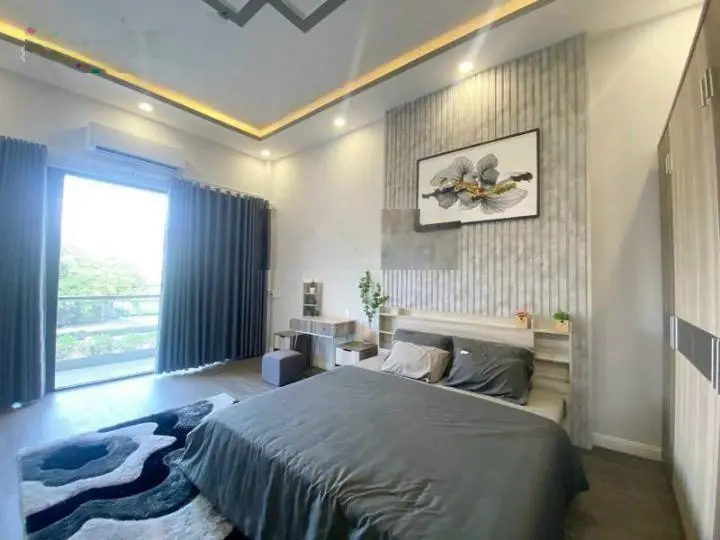 Bán nhanh nhà đôi Vip Tên Lửa - 8x20m, 4 tầng thang máy - công viên