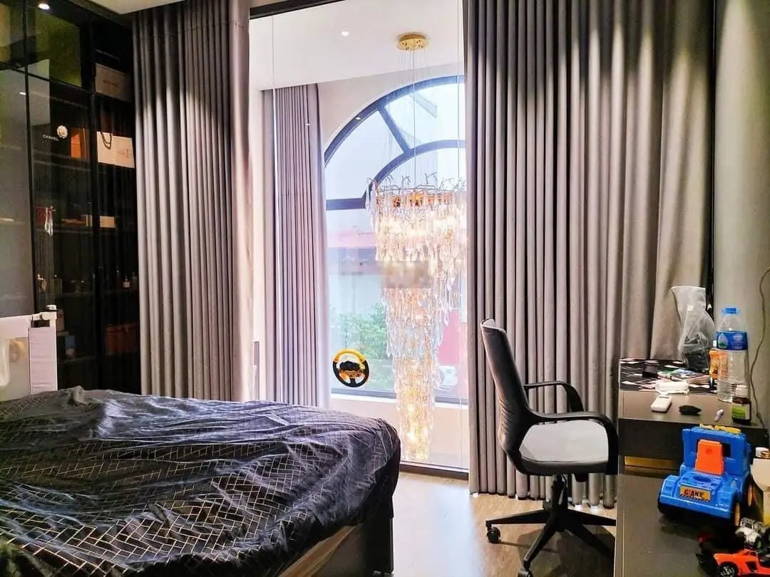 Bán nhà Vương Thừa Vũ - phân lô - gara oto tránh - ở cực sướng - 50m2 x 5 tầng mặt tiền 4m