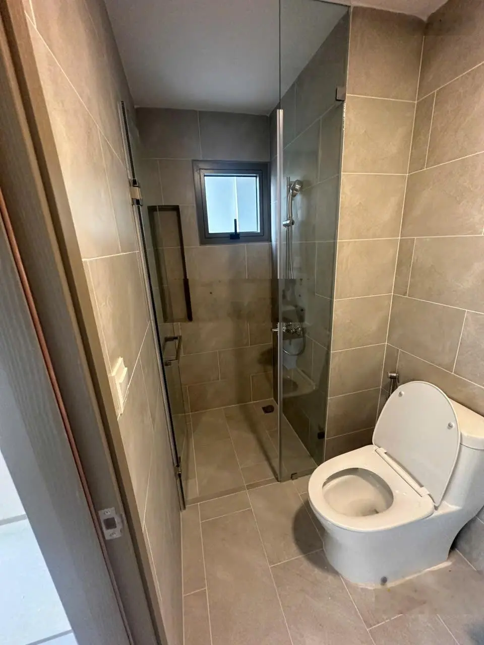 Cần tiền mở rộng kinh doanh nên bán gấp căn hộ WESTGATE tầng 17 2,450 Tỷ