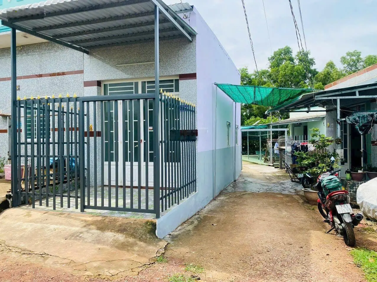 Bán nhà cấp 4 đường đê Mồng Gà tt Cần Giuộc