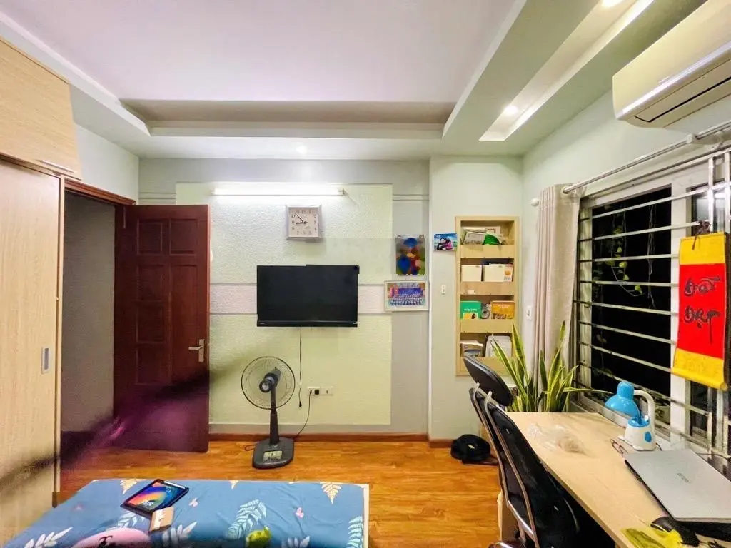 Hiếm - bán nhà phố Kim Đồng - ngõ rộng - nhà đẹp - thang máy - ô tô đỗ cửa - ở cho thuê rất tốt