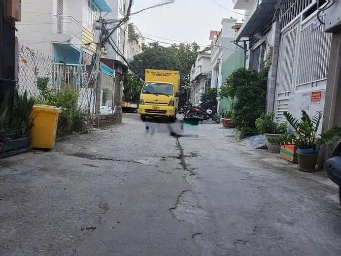 Nhà đẹp 3 tầng, xe hơi ngủ trong nhà. 60 m2 hẻm thông 1979 HTP. 5,2 t