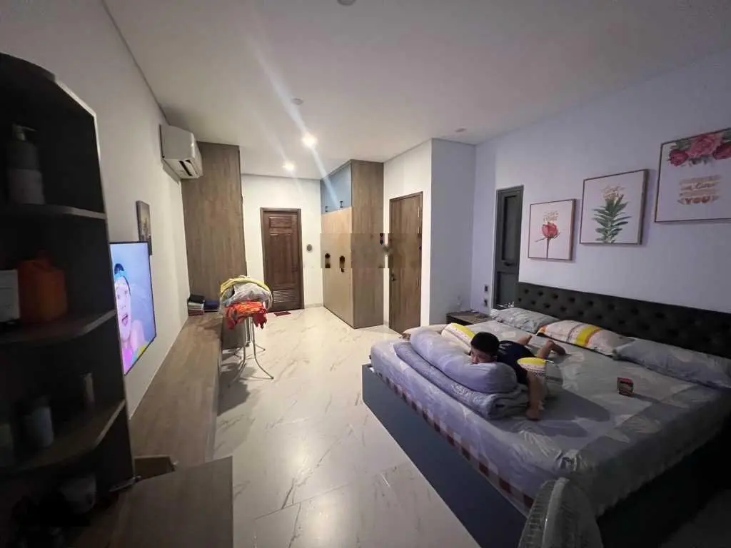 Khu vip bàu cát - nguyễn hồng đào- đồng đen - hxh nhựa 6m -4 tầng- 55m2(5 x11m)- full nội thất xịn