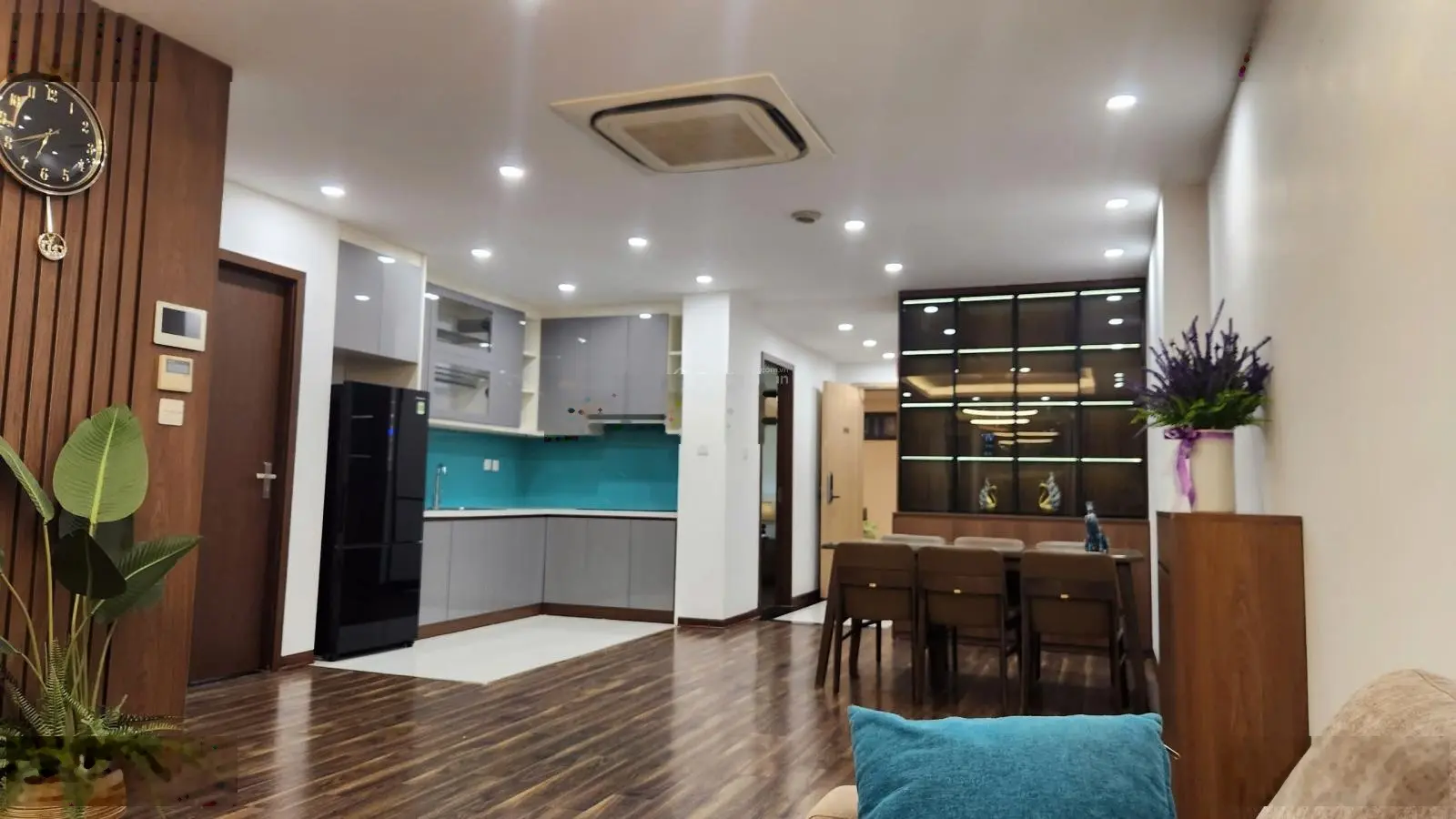 Chính chủ gửi bán gấp căn hộ 88m2 thiết kế 2PN2VS full nội thất tại Thăng Long no 1. Giá 5,9 tỉ