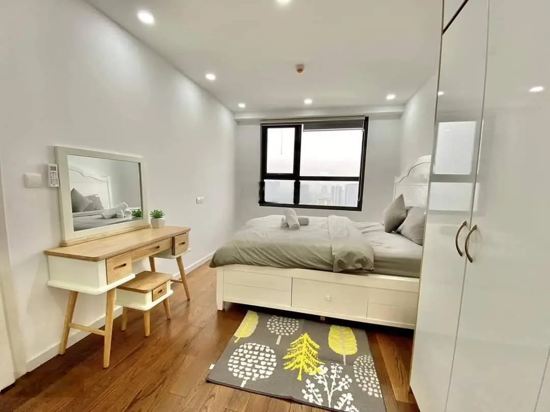 Cần bán gấp căn hộ CC tòa B khu Sun Square số 21 Lê Đức Thọ - Nam Từ Liêm. Tầng 7, ban công ĐB
