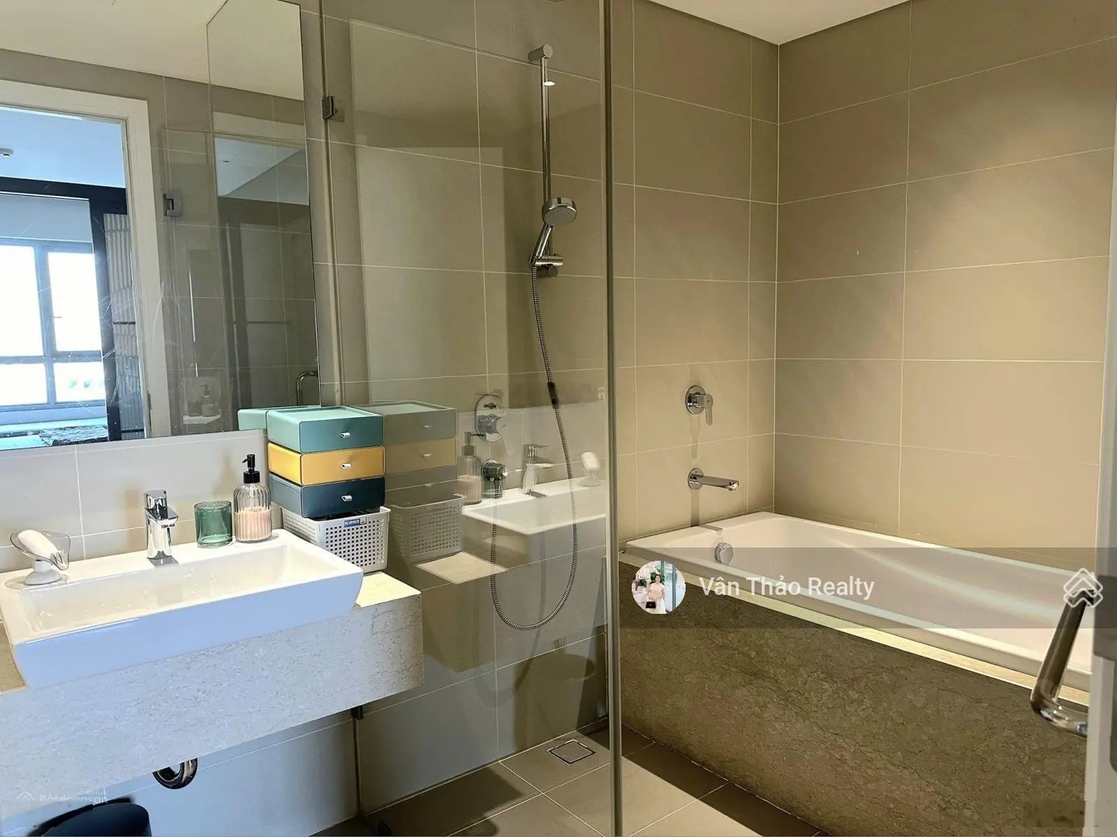 (Giá tốt - nội thất đẹp) căn hộ 3PN view hồ bơi, tầng thấp tại Đảo Kim Cương - Diamond Island