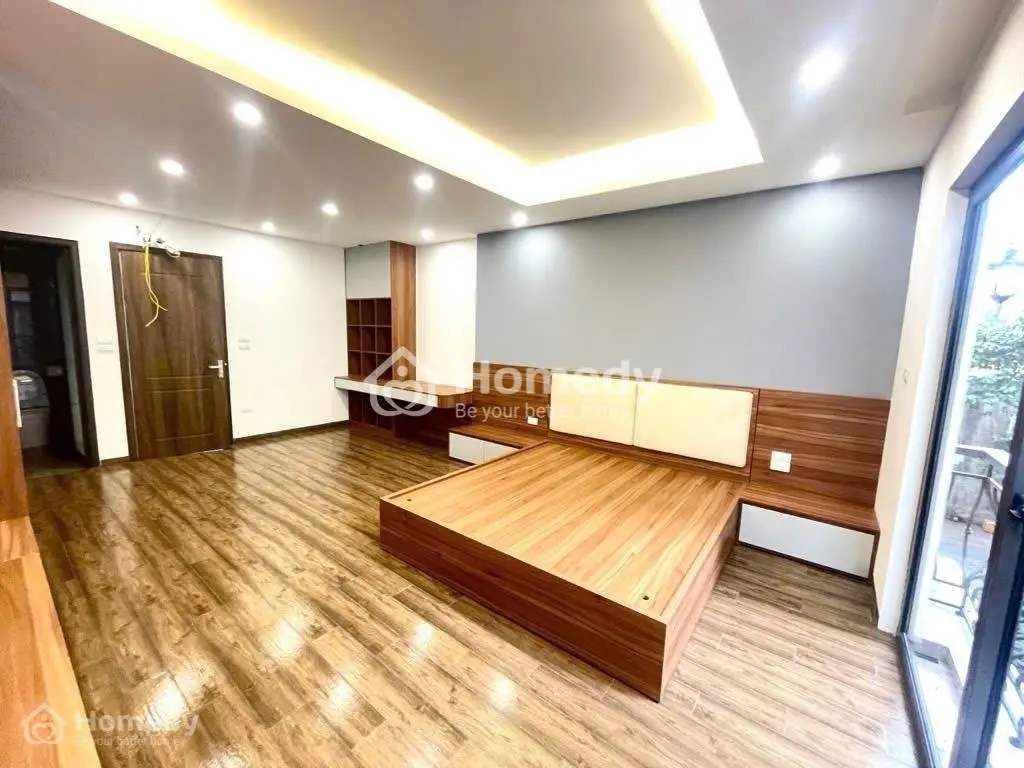 Bán nhà Nam Từ Liêm, 42m2, 5 tầng mới full xịn sò, giá tốt hơn 6 tỷ