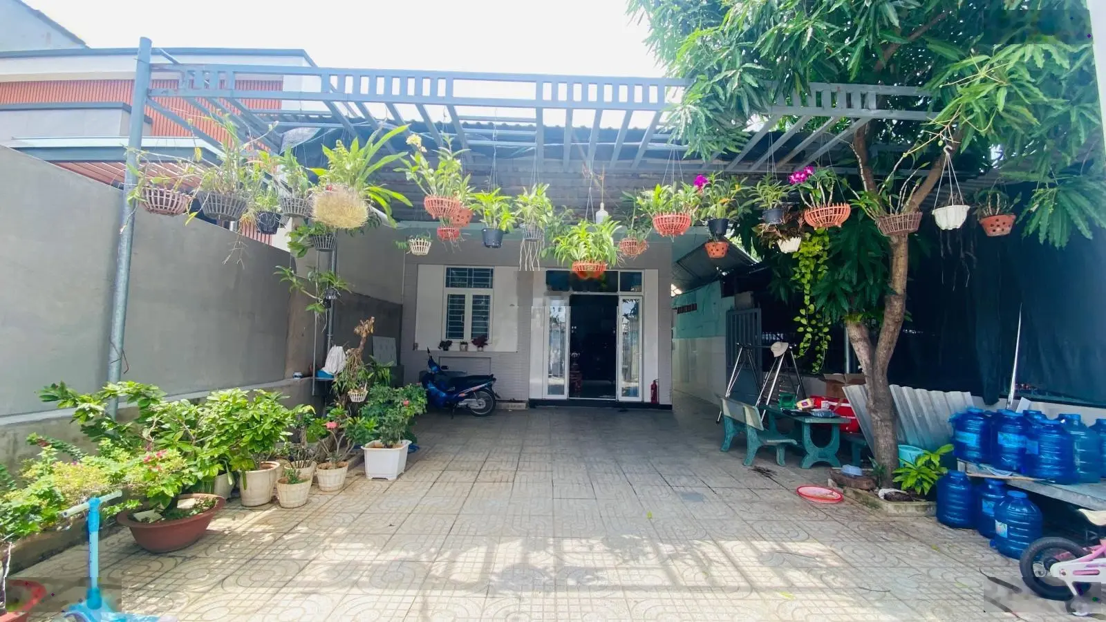 Bán 811m2: Có sắn 45 căn phòng trọ + nhà cấp 4 đường 102, Tăng Nhơn Phú A, giá 35 tỷ TL