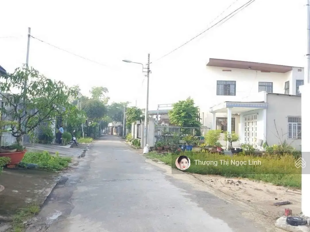 Kẹt tiền bán gấp lô đất MT đường Phạm Ngũ Lão, gần UBND xã Long Đức, Trà Vinh. DT 120m2/600tr. SHR