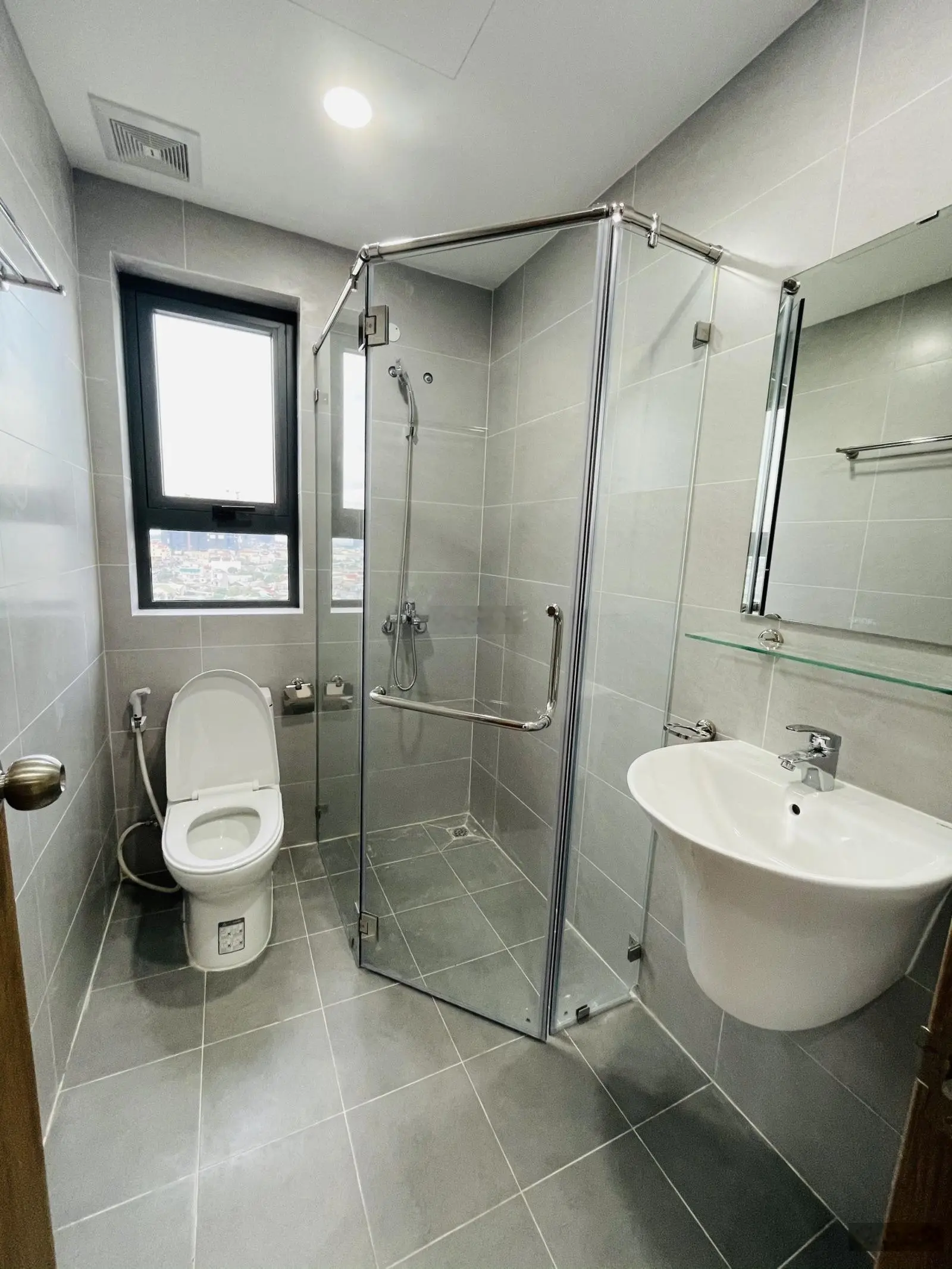 Ngộp bank ở ngay chỉ với 380 triệu có ngay căn hộ Bcons Green View 51m2 - 2PN - 2WC, giá 1,65 tỷ