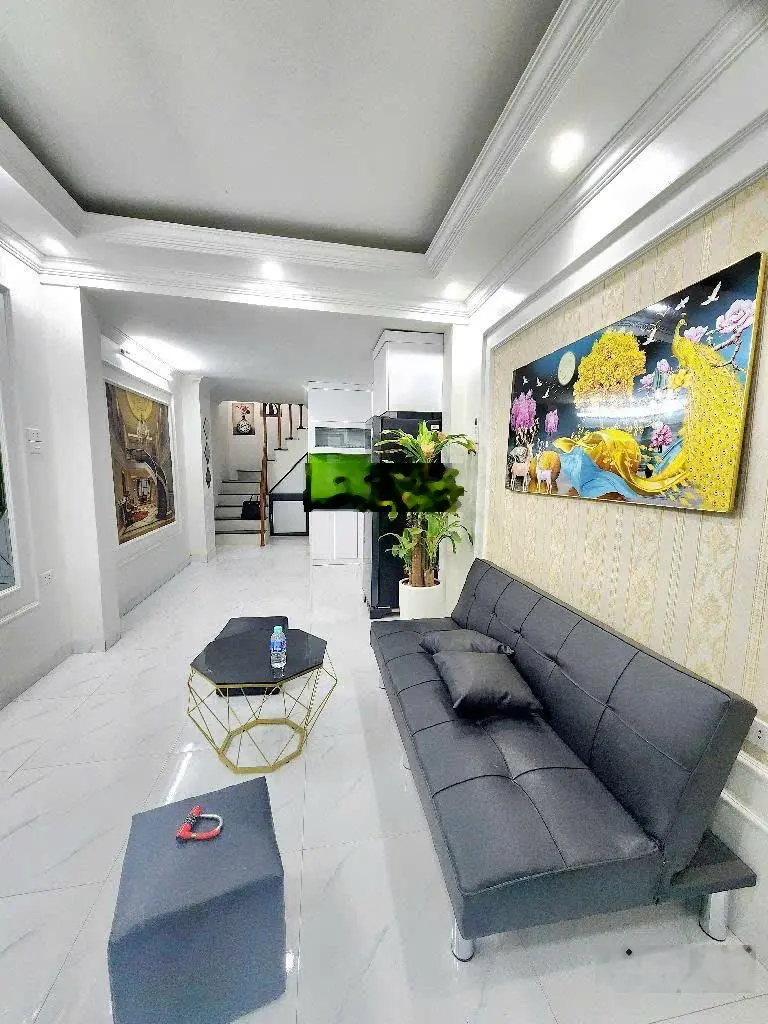 Chủ cần bán gấp nên đã giảm cả tỷ. nhà tân ấp, khách chỉ việc xách vali về ở. 30m 3 tầng
