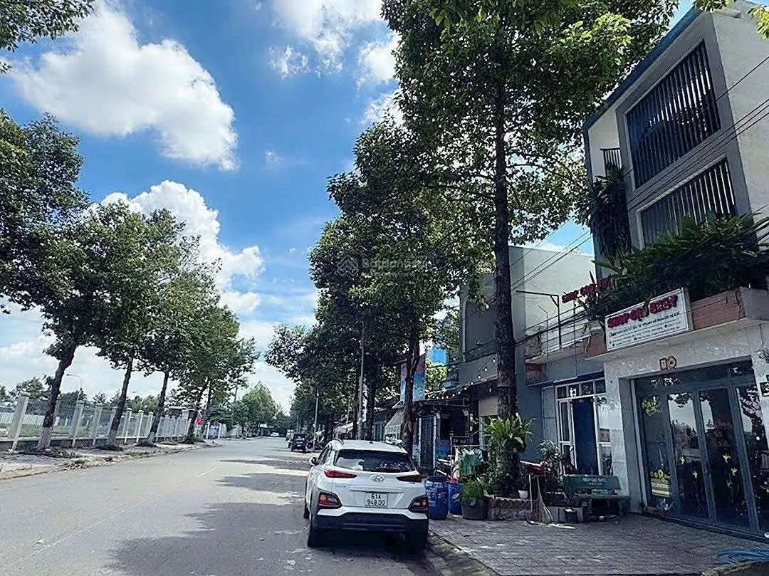 Nhà mặt tiền kinh doanh TP Dĩ An Bình Dương
