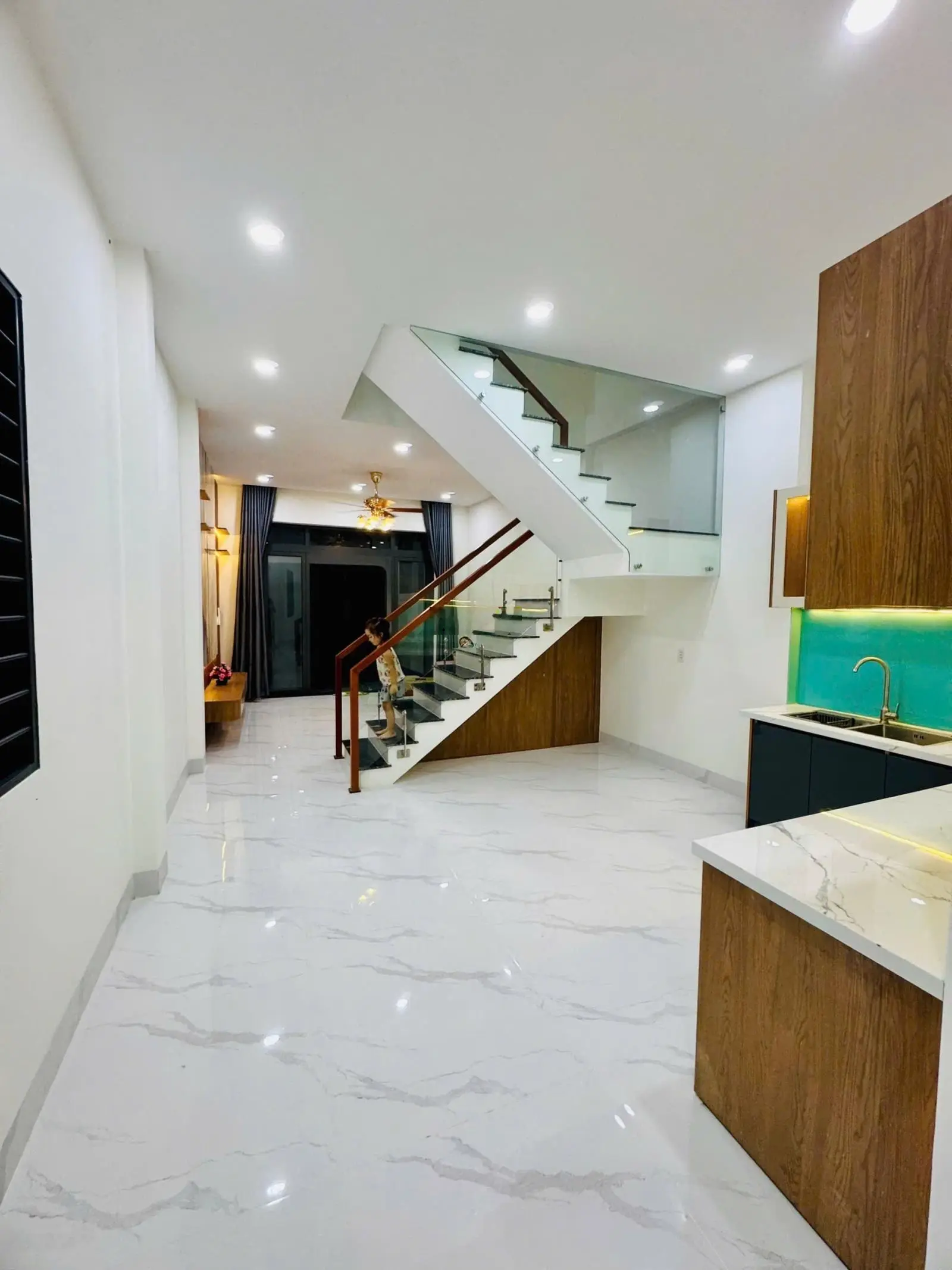 Bán nhà Phú Hoà , giá rẻ nhất khu , có đầy đủ nội thất và nhà rất đẹp , 2pn 2wc giá chỉ 2ty550