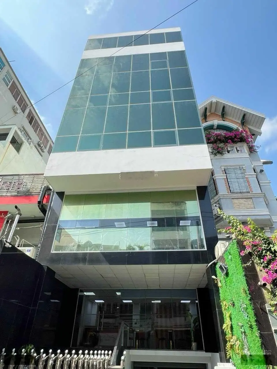 Bán nhà hẻm xe hơi vip Lý Thường Kiệt, P14, Q10 5 tầng (thang máy) DT: 9.7m x 22m giá 39 tỷ TL