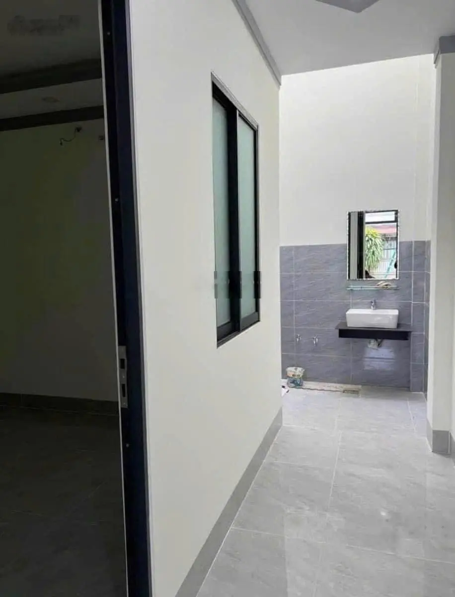 Nắm chủ, căn nhà gần cầu vượt Nguyễn Văn Linh giá full 1tỷ720 giá còn thương lượng, chính chủ