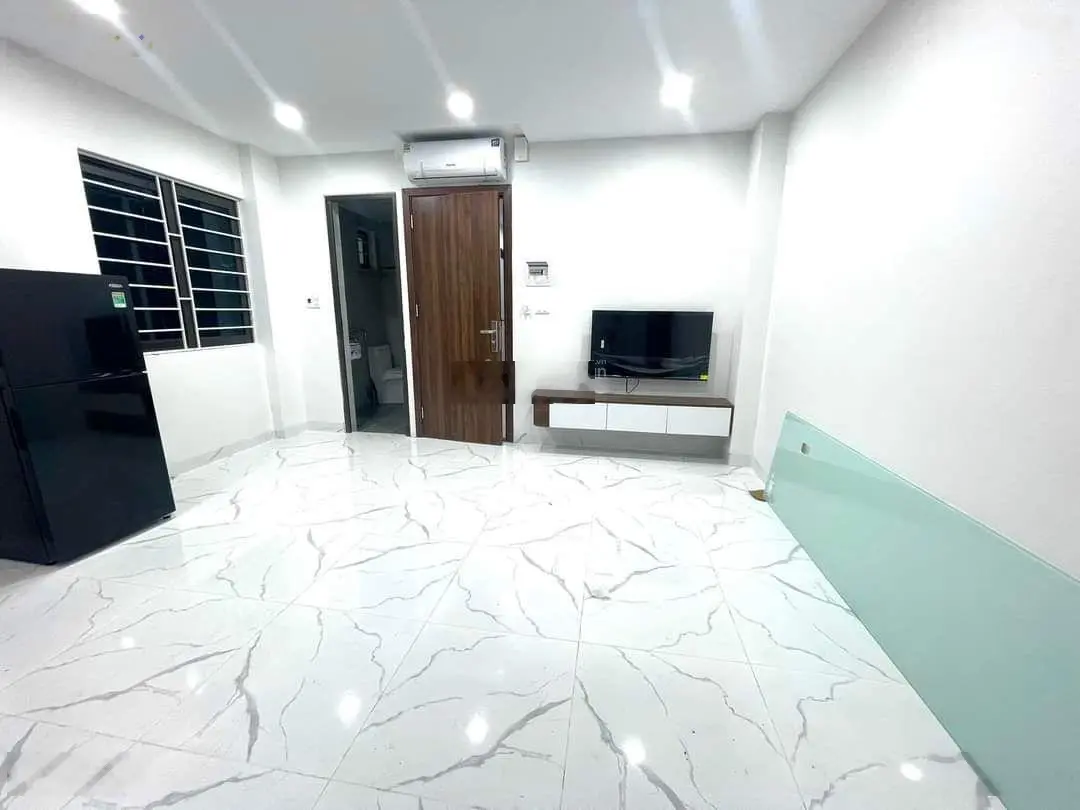 Bán Gấp nhà Nguyễn Hoàng 70m2 x 8 tầng mặt tiền 5 m ô tô tránh 11 phòng khép kín full nội thất