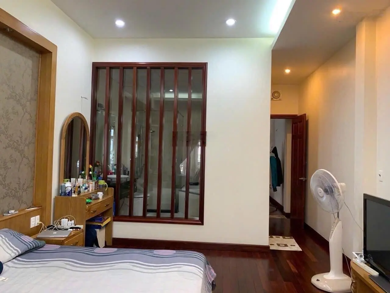 Bán nhà đường 10m một trục Đinh Bộ Lĩnh - 4 tầng (4.5x17m) nở hậu - khu dân cư đồng bộ đáng sống