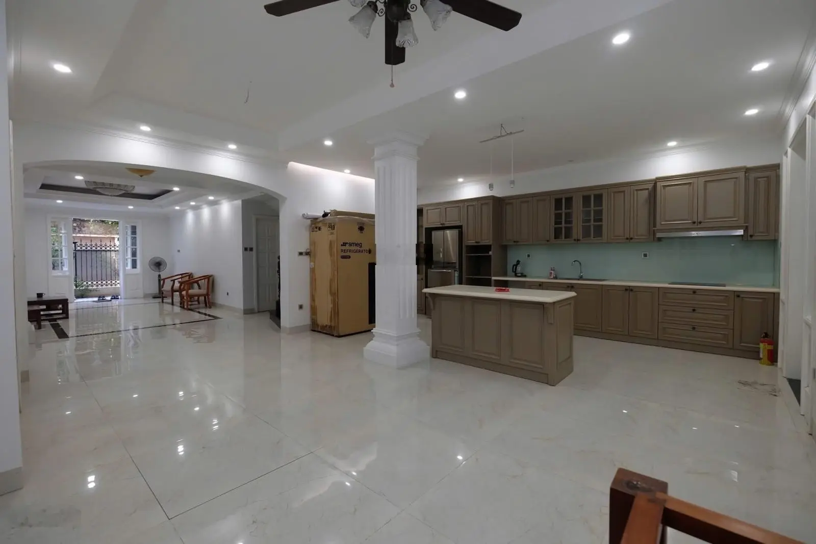 Bán nhà cực đẹp ngõ 275 Âu Cơ 160m2, 4 tầng, mặt tiền 8m. Sổ đẹp, giá rẻ. Tiện ở và đầu tư giữ tiền
