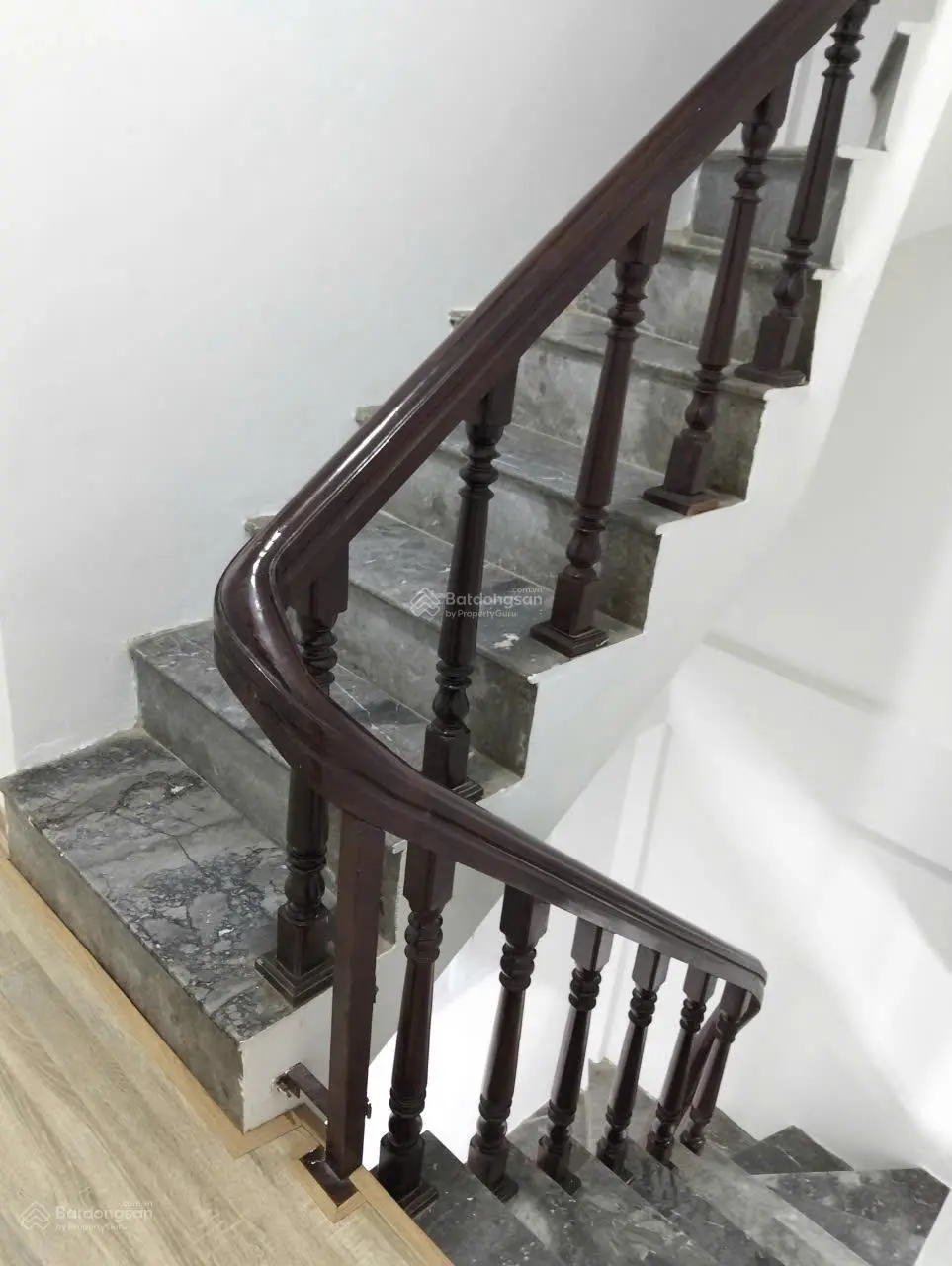 Cần bán nhà riêng tại ngõ 71 Tân Ấp, 41m2, 4 tầng, ngõ thông các phố, giá 6.79 tỷ. LH: 0826 218 ***