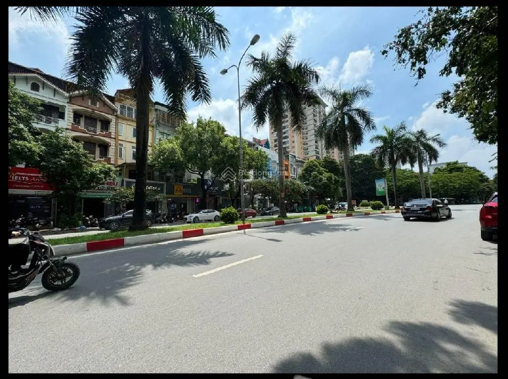 Bán nhà mặt phố Nguyễn Khuyến khu đô thị Văn Quán, Hà Đông 109m2, 5 tầng, mt 4.7m. Đường. Đường 40m