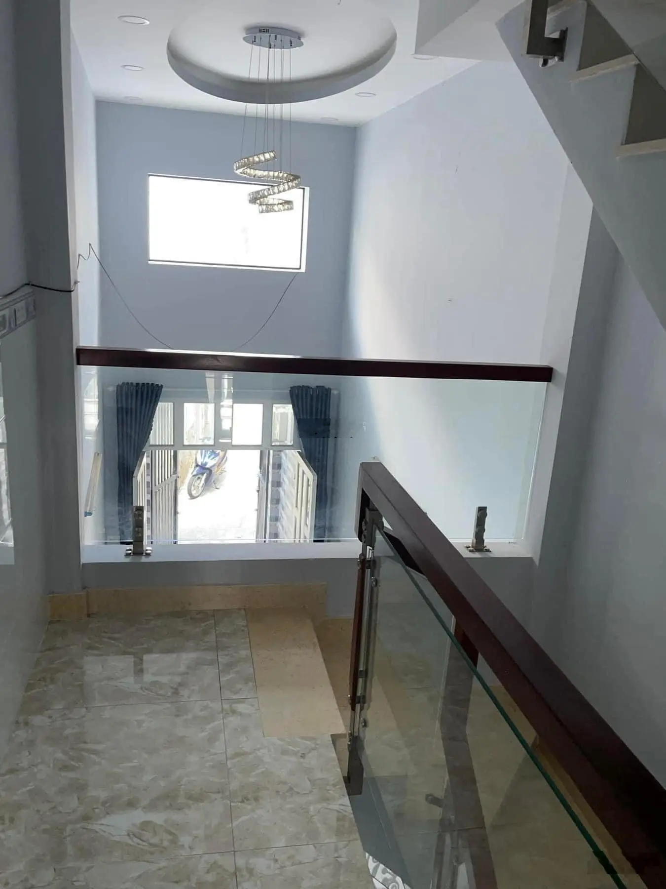 Chủ cần vốn bán gấp nhà hẻm 4m , 40m2 , Giá : 2tỷ640 , Vĩnh Hội , P4 , Q4 . Sổ Riêng