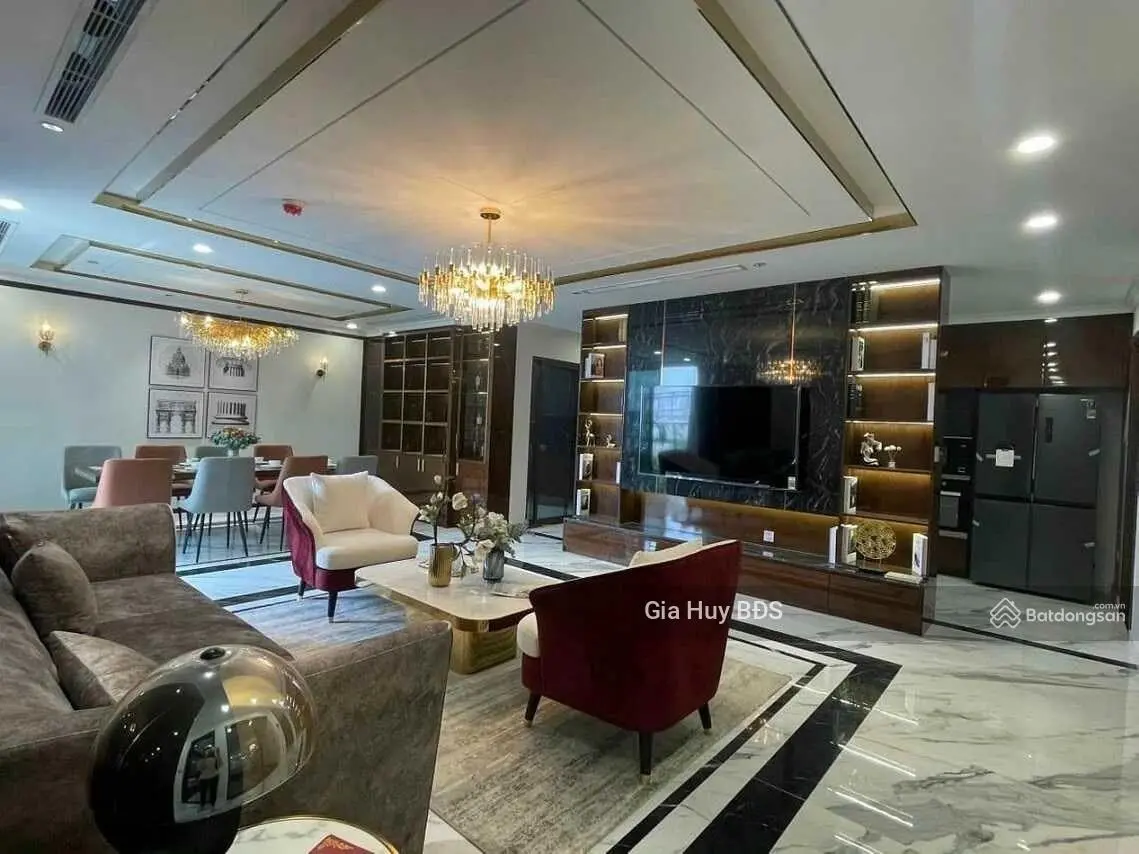 Cần bán căn chung cư 2 ngủ, 91m2 tầng trung tại Green Diamond 93 Láng Hạ view hồ đẹp. Giá chỉ 9tỷ
