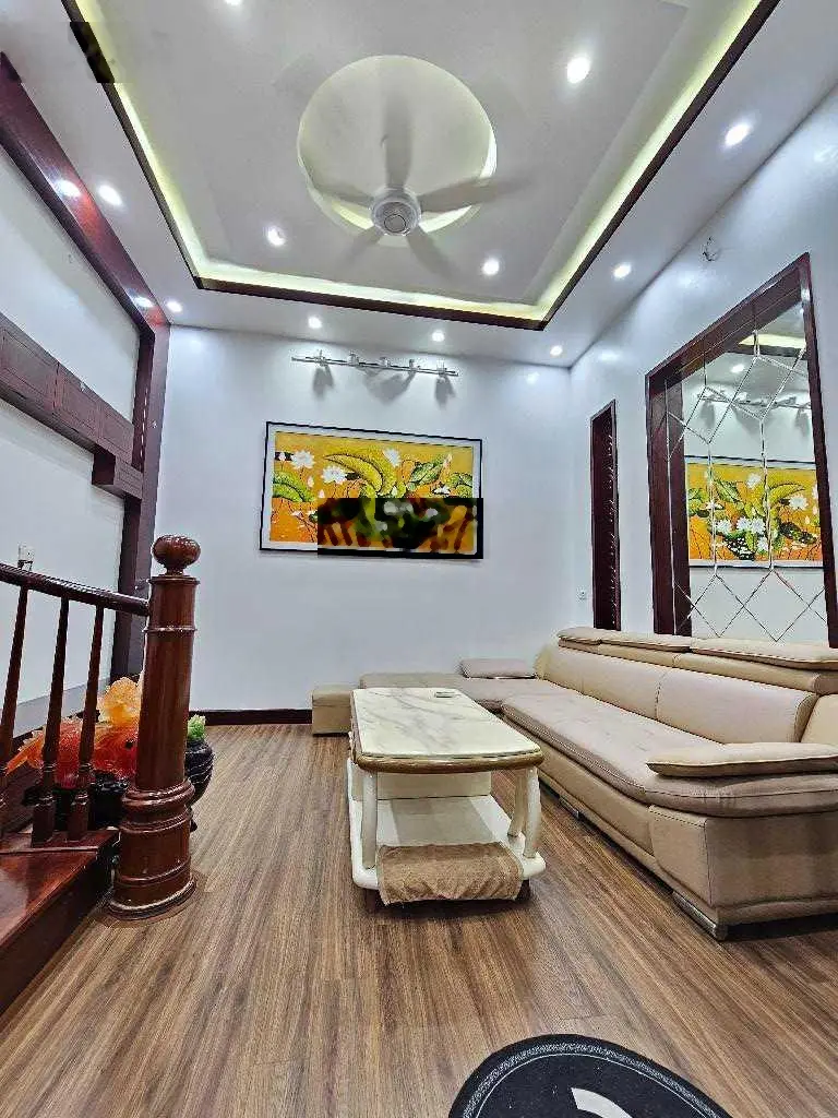 Cần bán nhà - phố Tân Mai - Hoàng Mai - ô tô tránh - vào nhà - tặng lại nội thất - hơn 10 tỷ