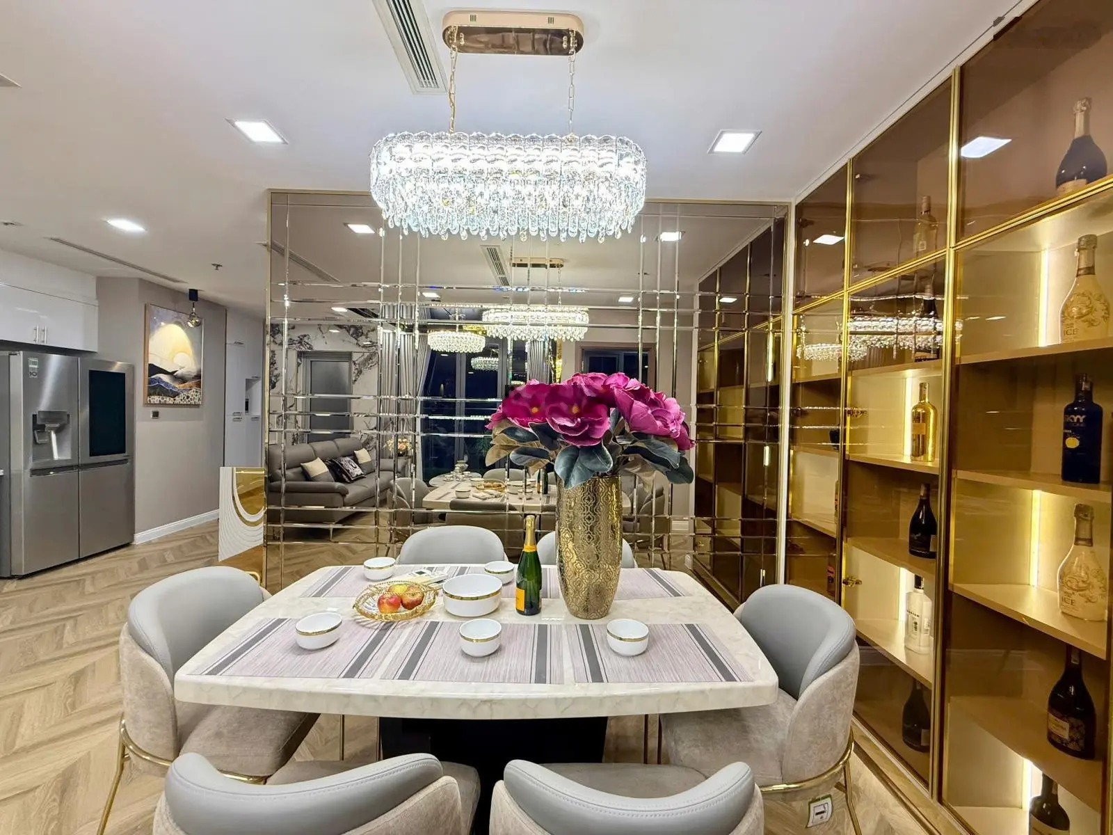 Bán gấp siêu phẩm 3PN Vinhomes Central Park, view sông, full nội thất luxury sang chảnh