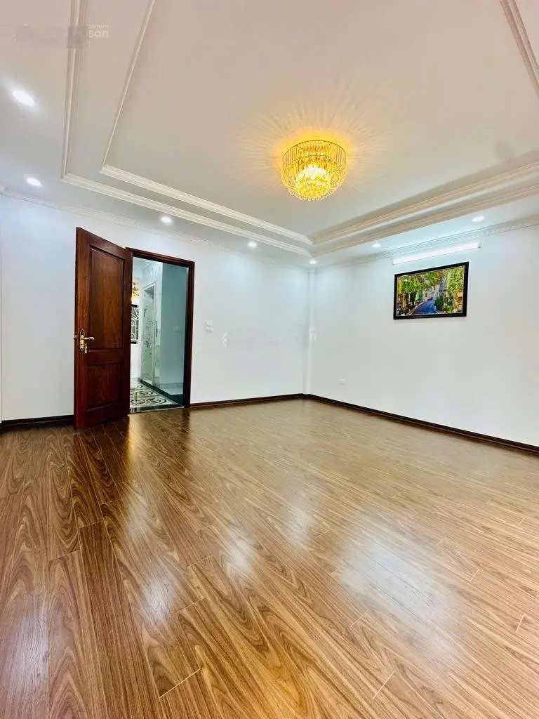 Bán nhà mặt phố kim đồng kinh doanh đỉnh vỉa hè rộng 6 tầng giá chỉ 26.7 tỷ