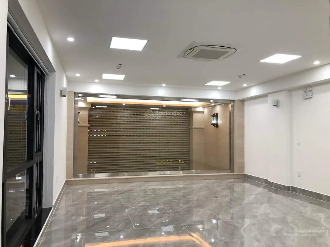 Bán toà VP nhà mặt phố Hoàng Cầu, Quận Đống Đa, lô góc, 113m2 9 tầng, MT 6,1m, 78 tỷ. 0971 685 ***