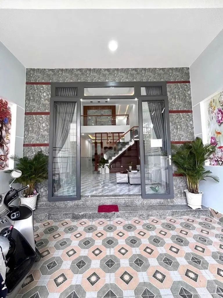 bán nhà ngay ngã 4 quang thắng, p.trảng dài. sổ riêng 105m2 chỉ 2,35tỷ