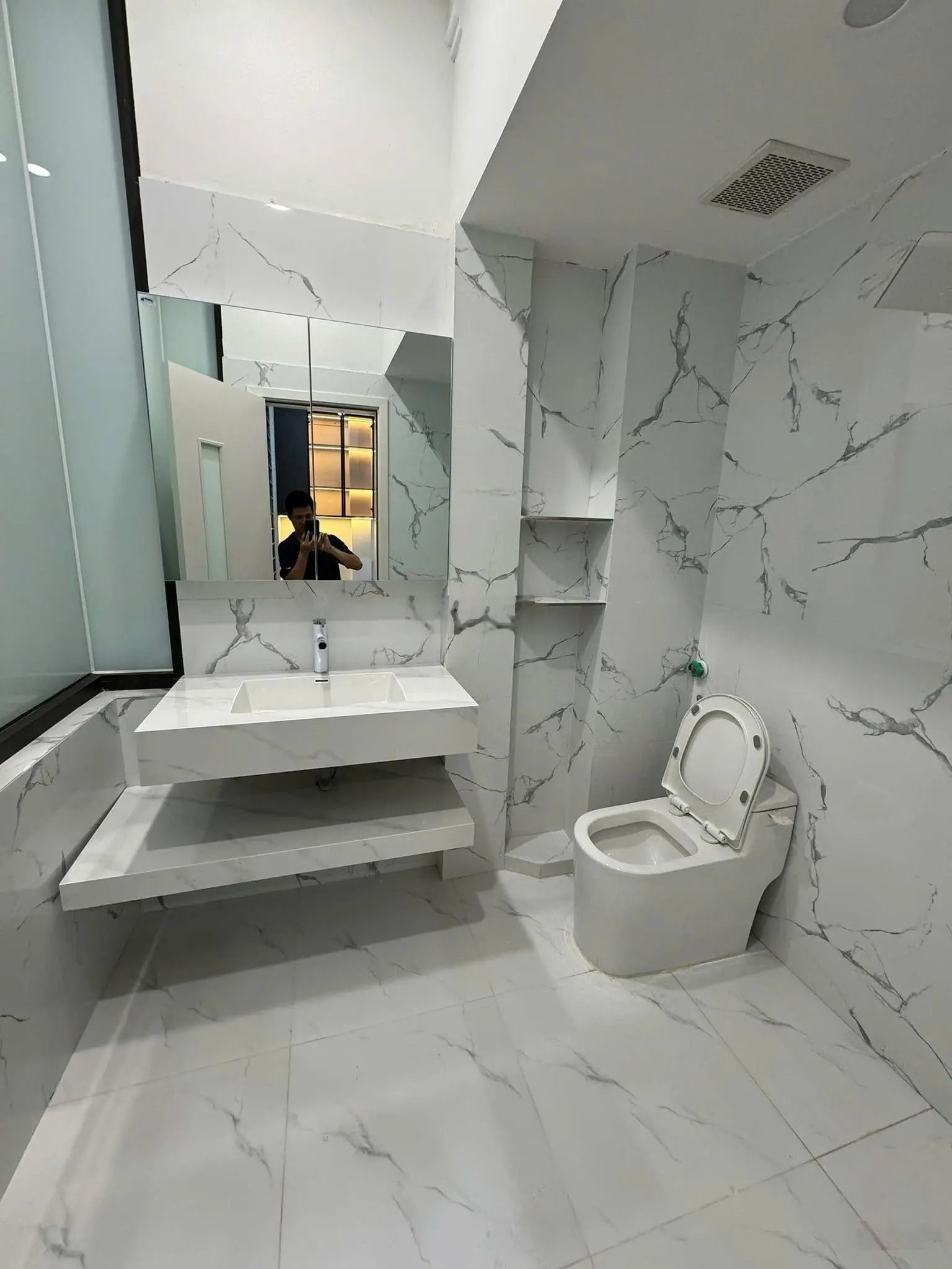 Phân Lô, Phố Trần Thái Tông - Trương Công Giai, Ngõ Thông Kinh Doanh OTO 40m2, 5 Tầng chỉ 11.5 tỷ