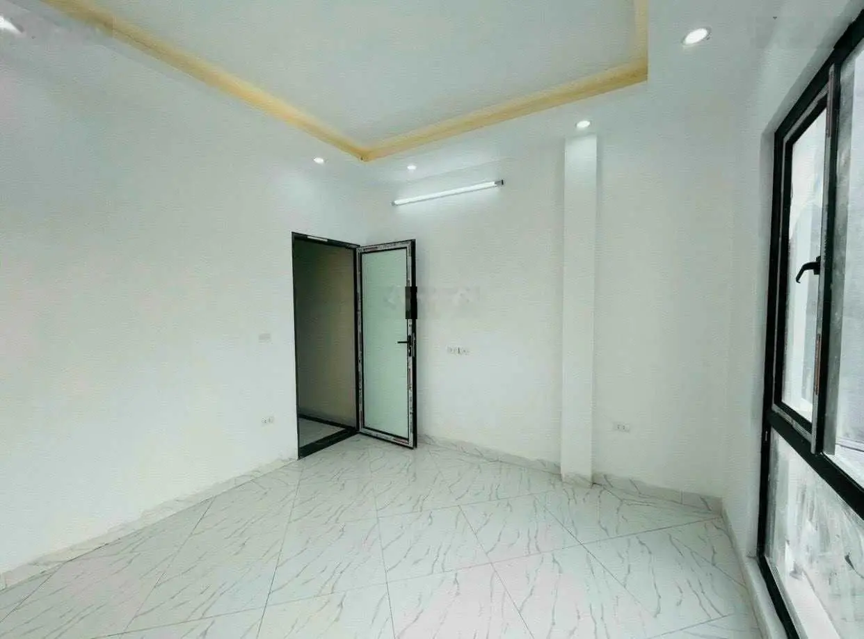 Nhà rẻ nhất Biên Giang 4t x 32m2 giá chỉ 2.5 tỷ ô tô đỗ gần 700m ra tới cầu Mai Lĩnh 2,5km bến xe