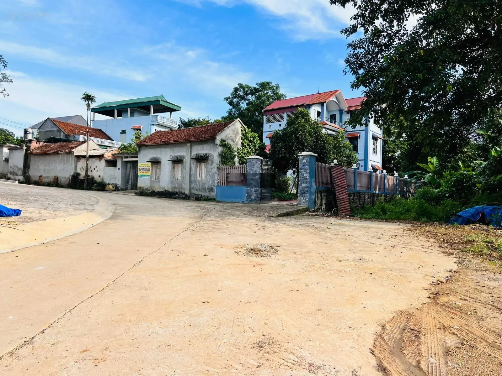 Do cần tiền tôi có mảnh đất muốn bán tại Hạ Bằng DT 821.1m2, MT 14m sát CN cao Hòa Lạc, đại học FPT