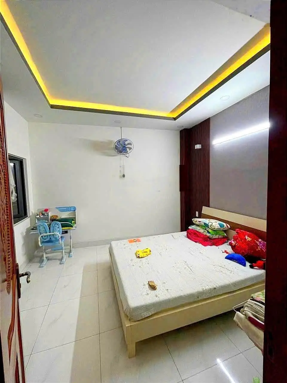Bán nhà phố KDC Lộc Vừng gần Vạn Phúc city,Tặng full nội thất cao cấp 1T3L 4PN 5WC