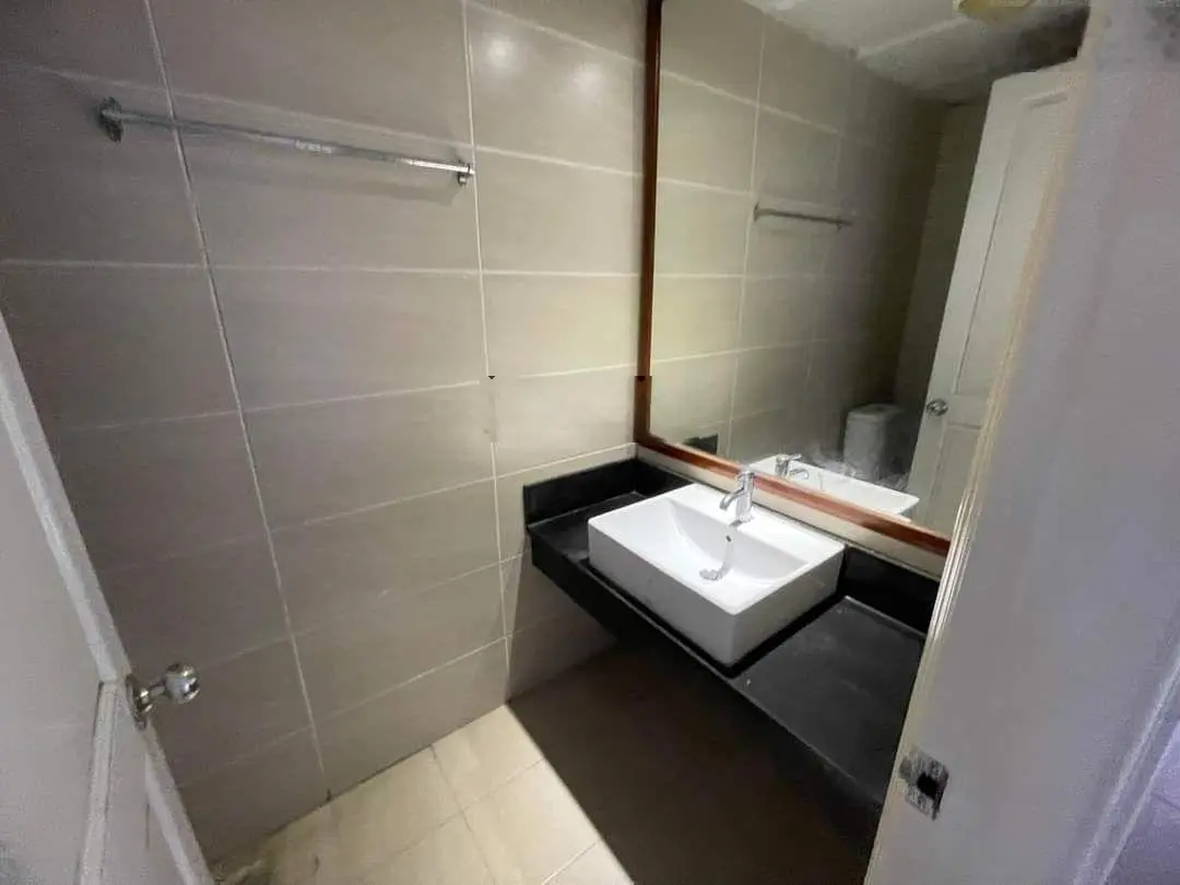 CC Trung Yên Plaza. Số 1 Trung Hòa, Sđ 193m, 3PN, 3VS, 1Kho, 3BC. Giá thu 52tr. Sđcc. 0974 687 ***