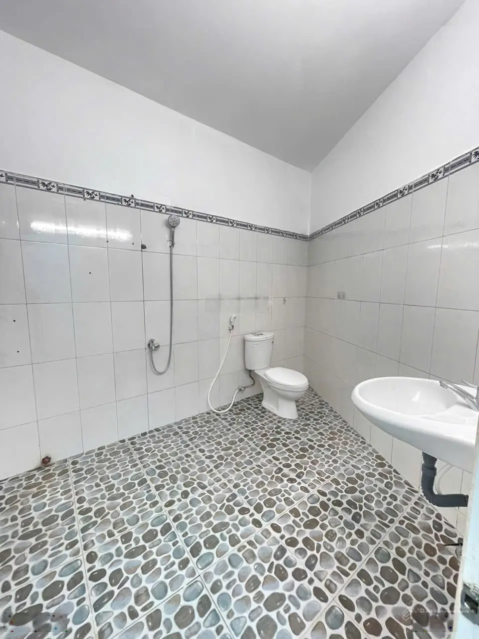 Bán căn nhà đẹp trung tâm thị trấn Diên Khánh - gần bên Sông Cái ngay Cầu Mới . Giá chỉ 1 tỷ 590