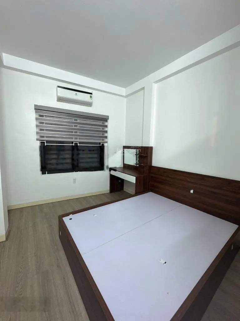 Nhà đẹp lung linh phố trạm 5 tầng chỉ với 5,9ty ô tô đỗ gần