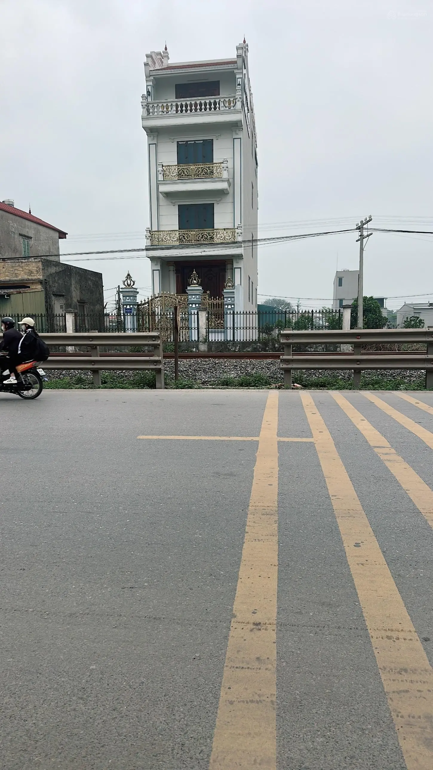 Bán gấp nhà mặt phố QL1A 9,5 tỷ, 121m2, 7PN, Thường Tín, Hà Nội