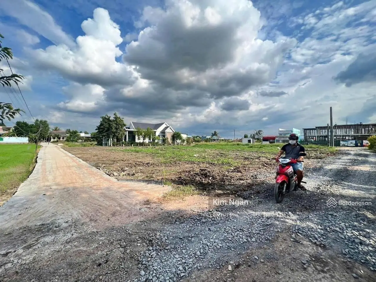 Cơ hội có 1 0 2! Đất TT Cần Đước bán chỉ 650tr/ nền (không mua thì tiếc ạ), sổ sẵn, đất thổ