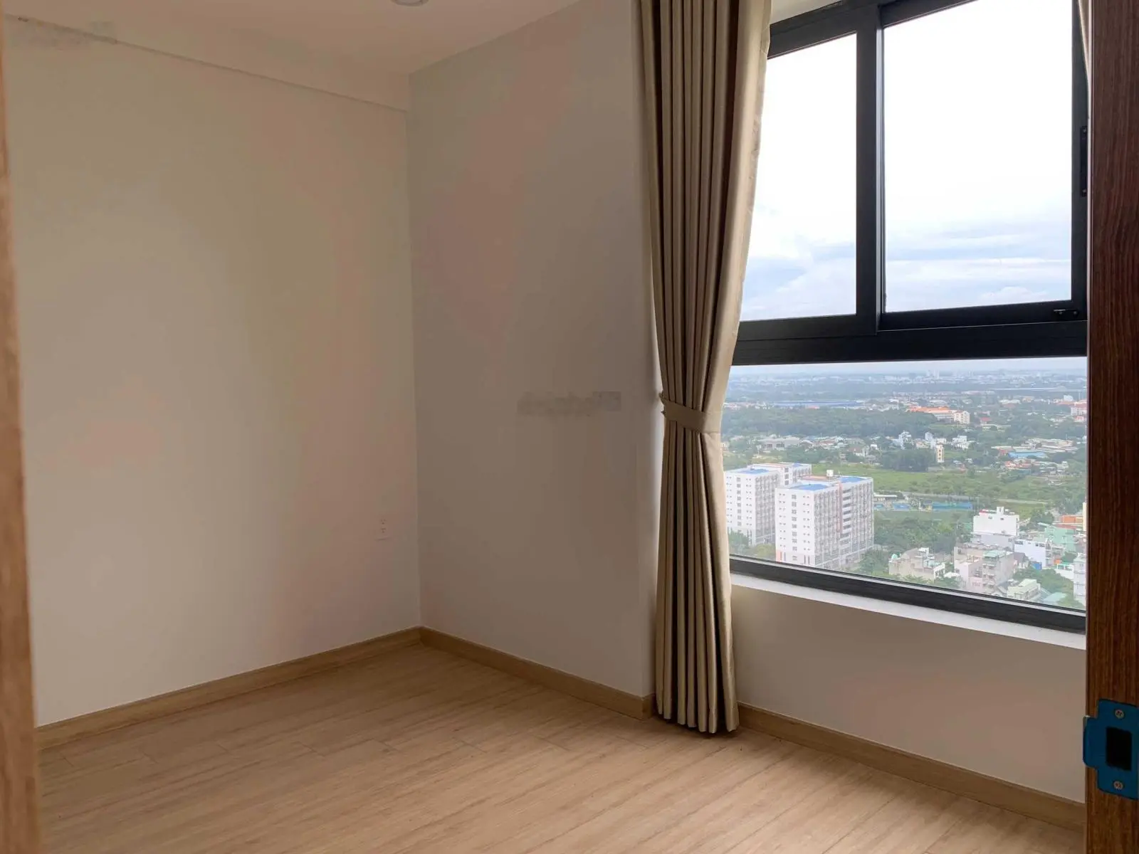 Thanh toán 20%(450tr) vào ở ngay căn hộ 3PN - 2WC Bcons Miền Đông 72m2 - Giá chỉ 2,2 tỷ - sổ sẵn