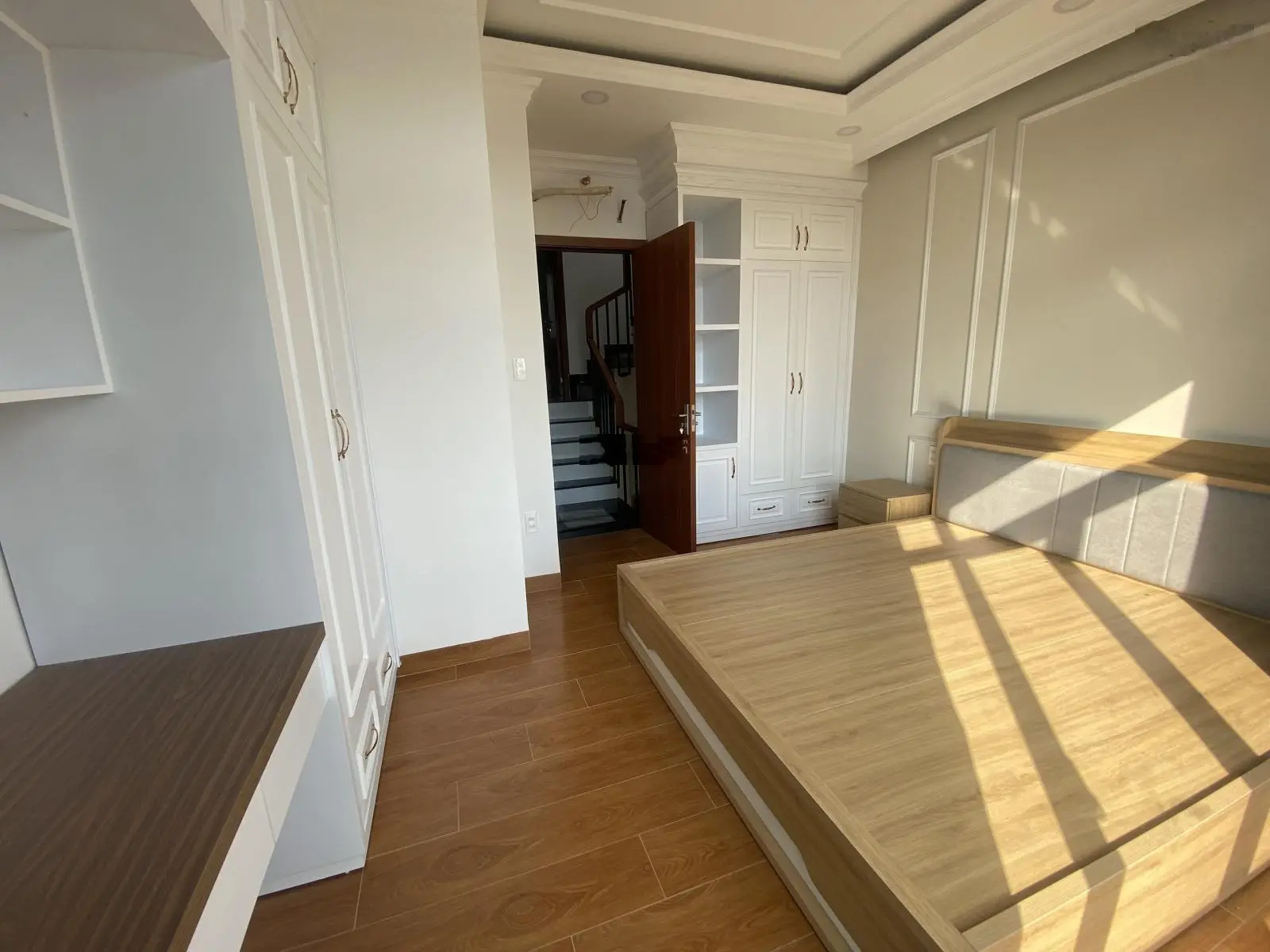 Bán Nhà 3 Lầu, Đương oto Gần Vạn Phúc, thích hợp mua để ở - 64m2, giá 7 tỷ 5 TL