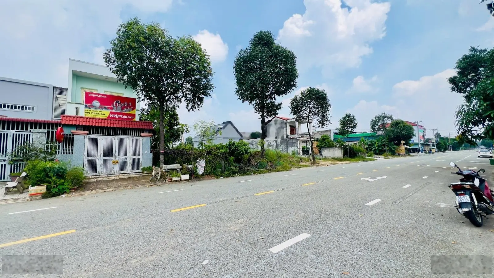 chính chủ bán nhanh 10m đất đường nhựa lớn , gần QL13 , dân cư đông
