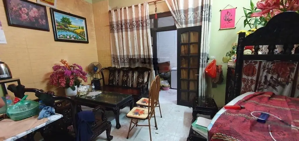 Bán nhà ngõ 68 cầu giấy. Dt 40m x 3 tầng. Giá 6.3 tỷ
